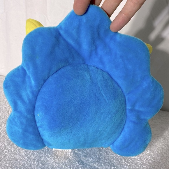 Fun Express Blue Yellow Triceratops Dinosaur Head Plush Toy - Picture 4 of 10